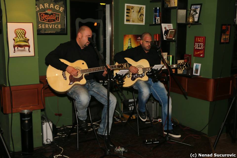 Coffee Shop Acoustic u duo formatu